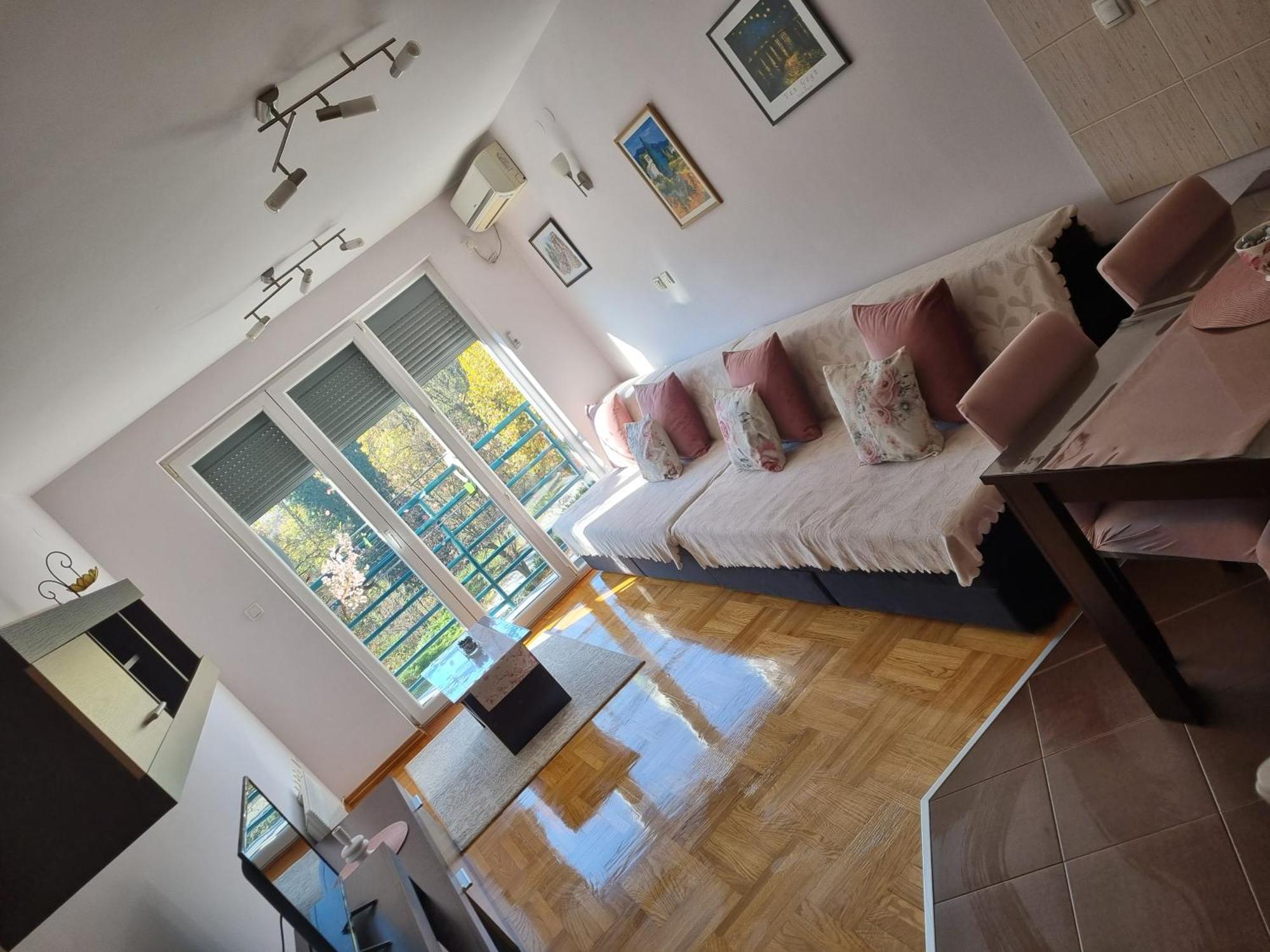 Studio Apartman Zvezdana Noc Vrnjačka Banja Екстериор снимка